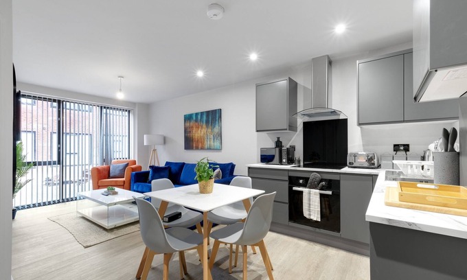 Milton Keynes Apartamento | MK Walker Ave 1 bedroom Apt. 02 + Parking by 360 Midlands