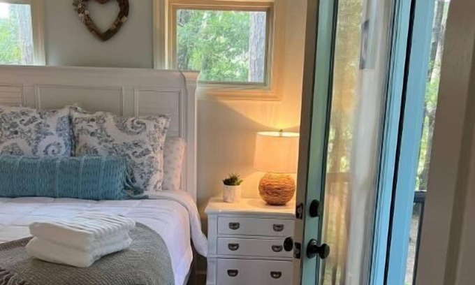 Harold Cabaña | Milton-Quite, Country Coastal Cottage-Ocean vibes