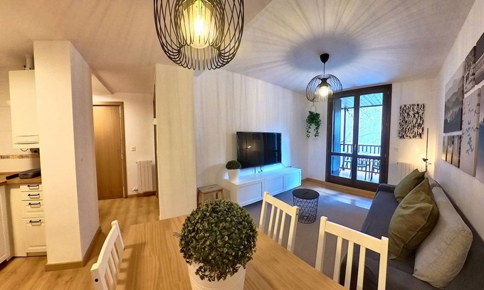 Escarrilla Apartamento | Mimosa 5 with terrace - tucasaenlospirineos