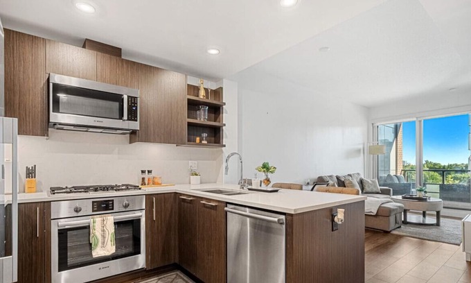 Bridgeland Condominio | Luxury 2 BR » Sleeps 5 » Parking » Downtown