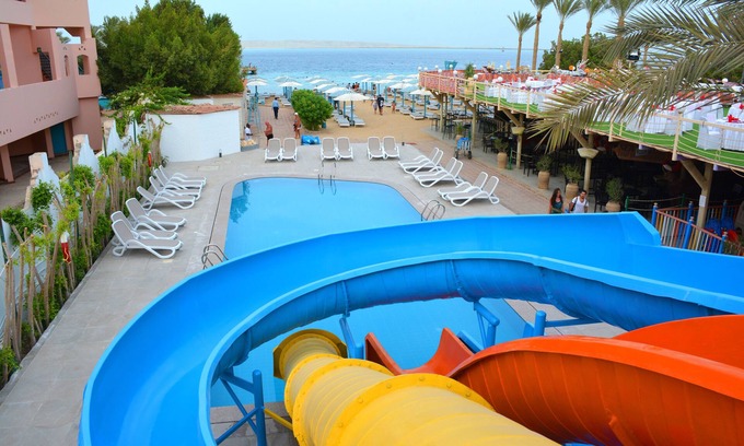 Sheraton Road -Sakkala Hotel | Minamark Resort & Spa, for families & couples only