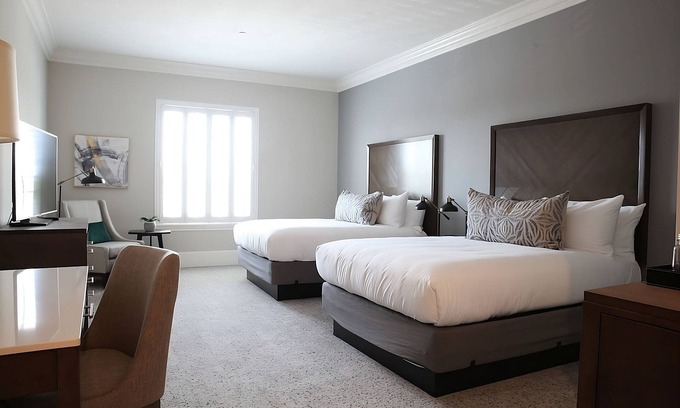 Winters Hotel | Mind-Blowing Art Experiences for All! Two Pet-friendly Units with Free Parking!