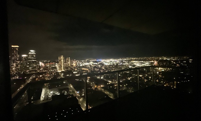 Hunters Point Apartamento | Mind-blowing City Views on East River - 10 mins to Manhattan!