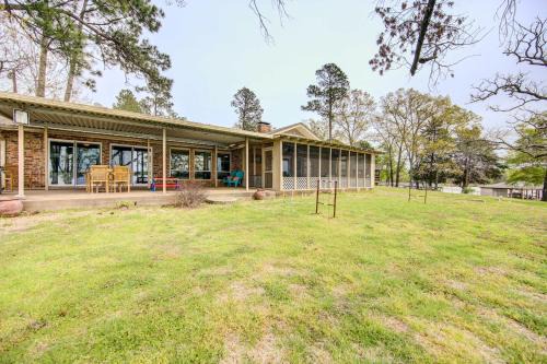 Mineola Casa | Mineola Lake House with Dock and Fire Pit!