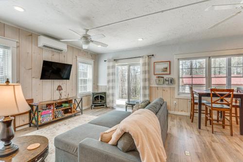 Mineral Bluff Casa | Mineral Bluff Cabin Rental with Private Hot Tub!