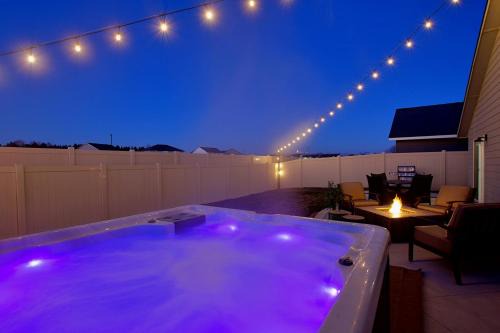 Meridian Casa | Mineral Soak Rockers Fire Pit Game Room Fun