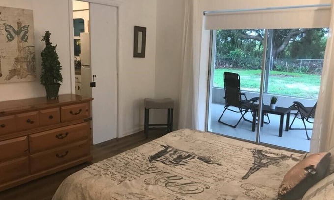 Warm Mineral Springs Casa | Mineral Springs Getaway