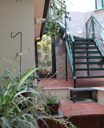 Historical Downtown Salerno Apartamento | Minerva Charming House Your Romantic Hideaway near Amalfi Coast