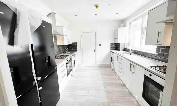Stonebridge Casa | Minet Gardens - Central Property (Suite 01)