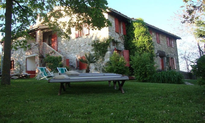 Mengara Apartamento | Pequeño apartamento con encanto en una masía del siglo XVI. A 10 km de gubbio.
