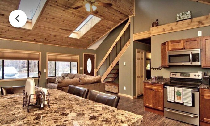 Lake Ariel Casa | Mini cabin in gated community monthly vaca w/ amenities