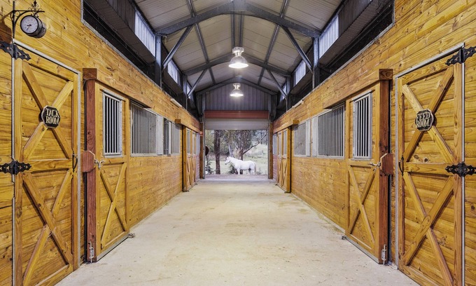 Robin Hill Casa | Mini farm stay so close to town