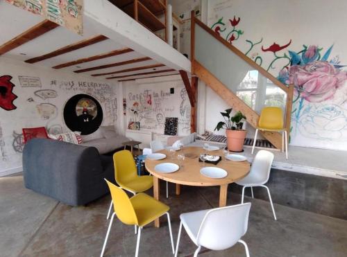 Quartier de France Apartamento | Mini immeuble en entier avec jardin côté Parc