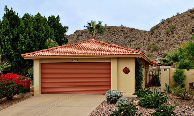 Ahwatukee Foothills Casa | Mini Mansion! Respaldo a South Mtn Preserve. ¡¡Magníficas vistas!!
