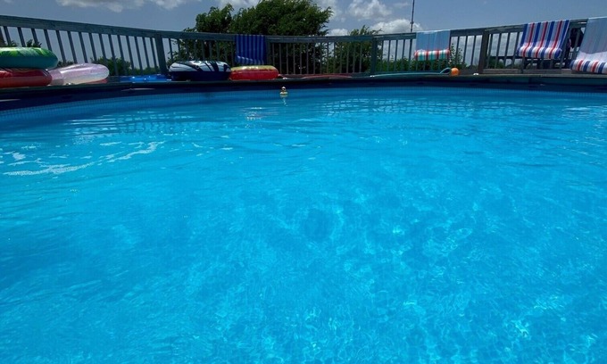Matagorda Cabina | Mini resort with peaceful property includes pool and fun. Fishin Mission !