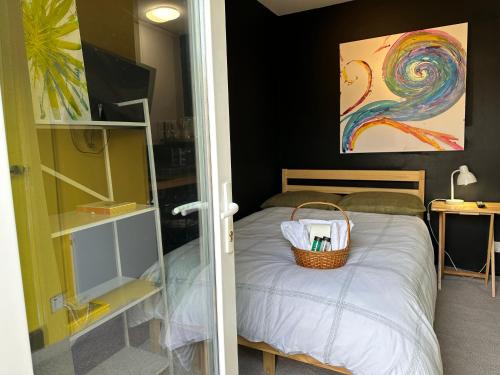 Filton Apartamento | Mini Studio with Private Patio and Free Parking