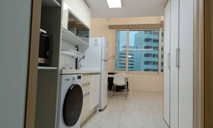 Banghwa-dong Apartamento | Minimalism Stay 6 next to Gimpo Airport