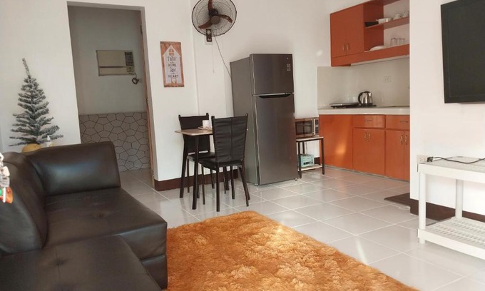Legazpi Apartamento | Minimalist 1-Bedroom Apartment with parking Legazpi Albay