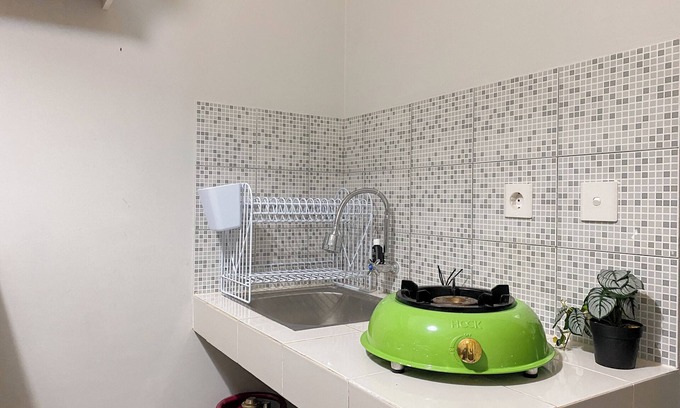 Bogor Selatan Apartamento | Minimalist And Cozy 1BR at Royal Heights Apartment