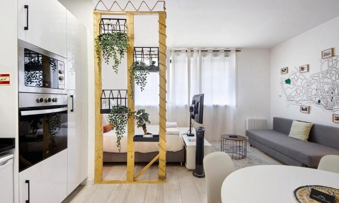 Ramalde Apartamento | Minimalist Studio City Centre