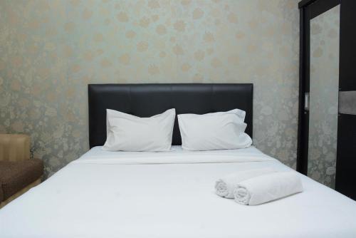 Kebagusan Apartamento | Minimalist Studio Room at Kebagusan City Apartment By Travelio