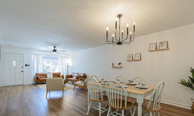 Fashion Square Apartamento | Minimalist Vibe 5 star Location 2BR 6min Downtown Scottsdale