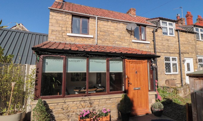 Snainton Cabaña | MINN'S COTTAGE, pet friendly, character holiday cottage in Snainton