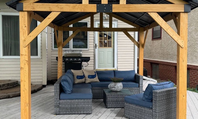 Powderhorn Casa | MINNeSTAY* Lyndale Pleasant Getaway