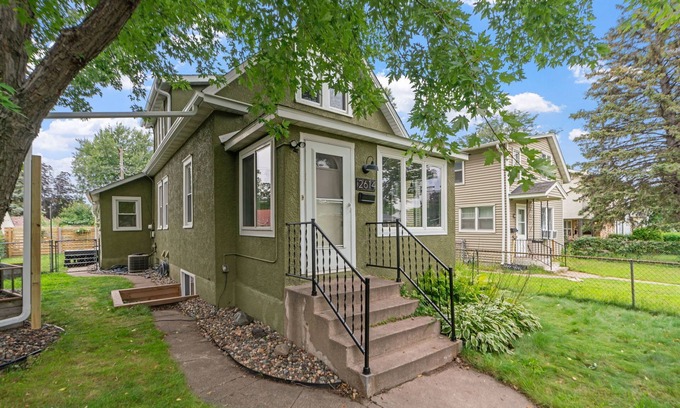 Northeast Minneapolis Casa | MINNeSTAY* Musee Northeast | Arts District