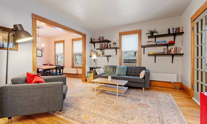 Powderhorn Park Casa | MINNeSTAY* Powderhorn Perch | Private Fenced Yard