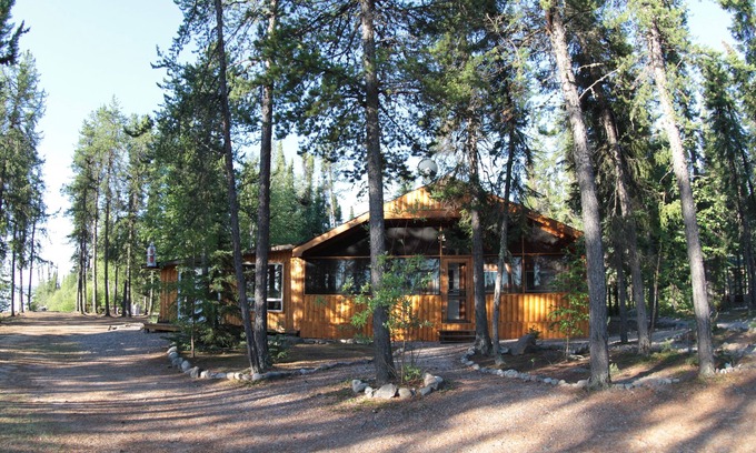 Wollaston Lake Cabina | Minor Bay Lodge & Outposts