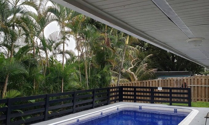 Davie Casa | Mins away from Hard Rock Casino 3/2 W/pool& Gameroom FLL/MIA