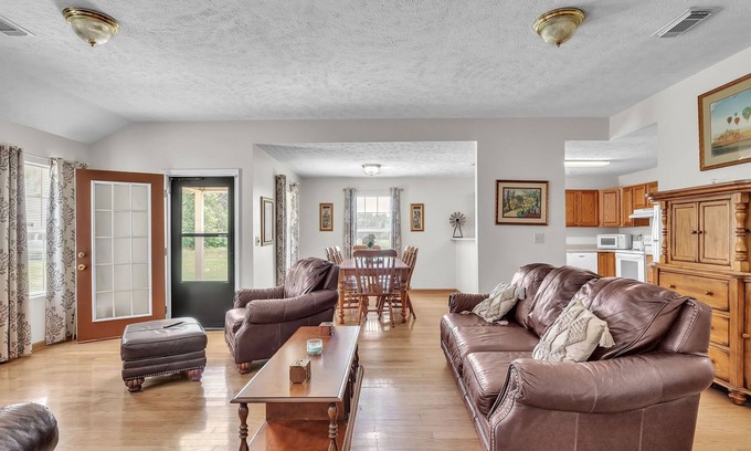 Starkville Casa | Mins from Campus | Spacious | King Bed