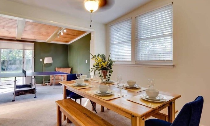 Savannah Casa | Mins To Downtown! Ping-Pong&Pets - Halcyon Hangout