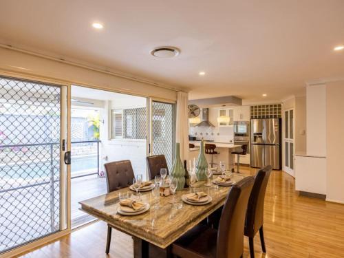 Forest Lake Casa | Mins to Shop n Lake 4 beds family retreat with pool