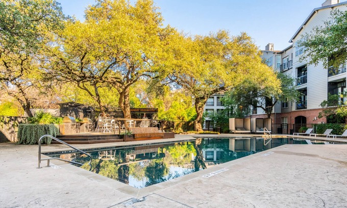 Travis Heights Casa | Mint House Austin - South Congress
