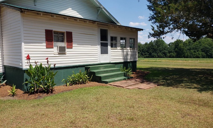 Dover Otro | Minutes from Ga Southern & Historic Twin City is a 157 acre retreat to the past!