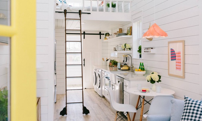 Castaic Casa | 🎢 Minutes from Magic Mountain. Private Entrance Tiny Home + Free EV Charger 🔌