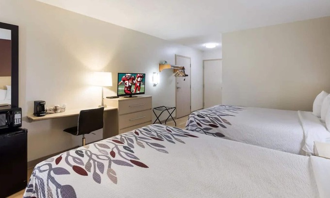 Pittsburg Casa | Minutes from Vanhook Falls Trailhead! Free Parking, Pet-friendly Property!