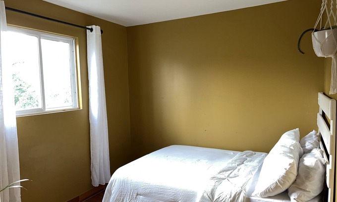 Middle Quarters Casa | Minutes from Ys Falls, Safari and Zoo— w/ Bar and Restaurant onsite