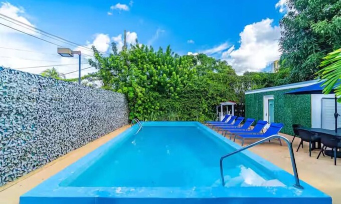 The Roads Casa | Minutes to Brickell & Little Havana - Pool