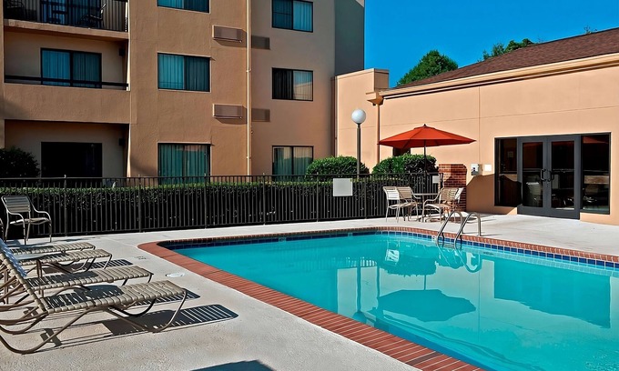 University Place Complejo | Minutes to Charlotte Motor Speedway! Outdoor Pool, Pet-friendly Property!