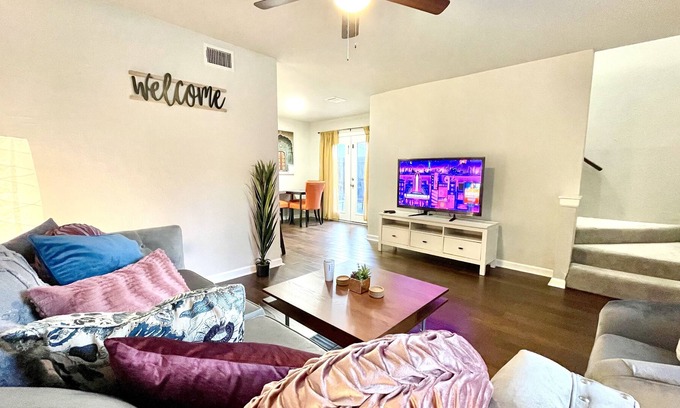 Spring Branch Central Apartamento | 🤩 Minutes to CITY CENTRE & Galleria