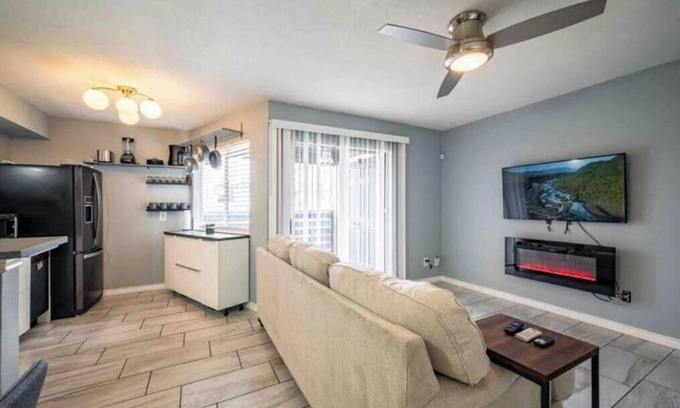 East Riverside - Oltorf Condominio | Minutes to downtown Patio Free Parking TV in room
