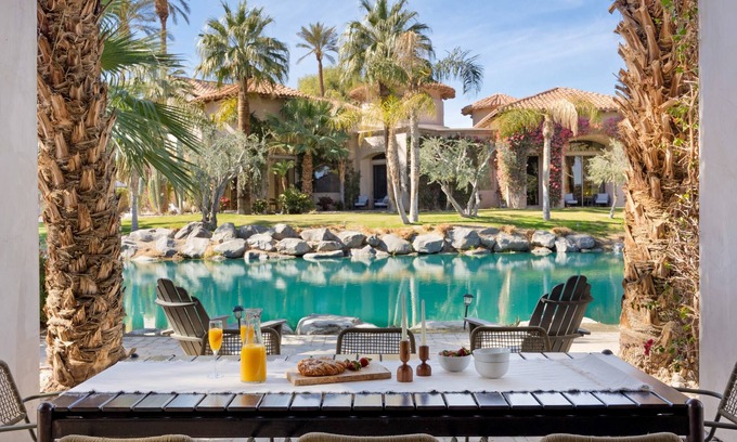 Coachella Cabaña | Mirabella by Avantstay Private Lake + Kayaks & Paddle Boating!