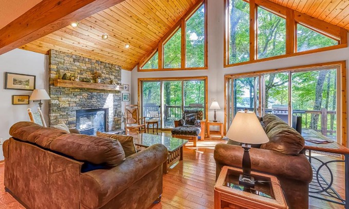 McHenry Chalet De Esquí | Mirabella Eclano