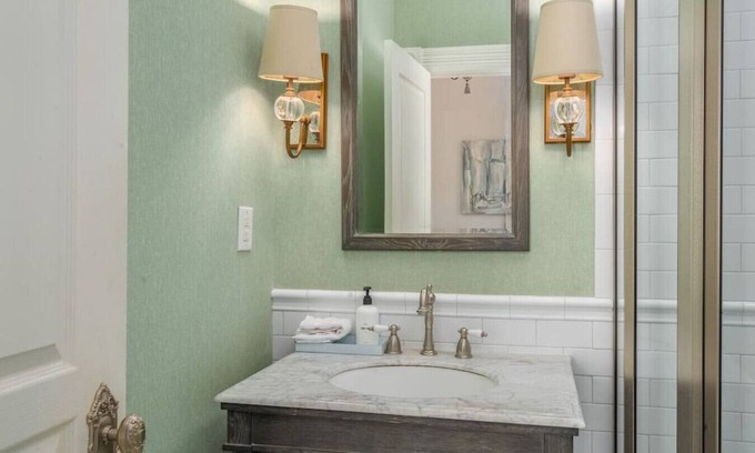 Historic Downtown Savannah Condominio | Mirabelle Building - 4 Private Suites in the Heart of Historic Savannah