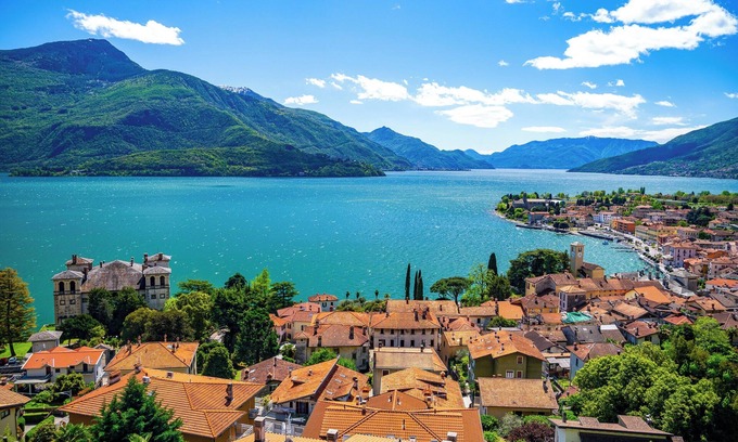 Consiglio di Rumo Apartamento | Miralago Attico Top Floor Holiday Apartment with Pool