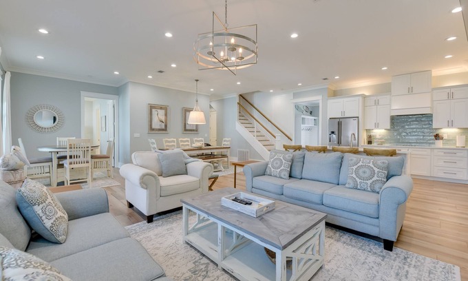 Avalon Beach Estates Casa | Miramar Beach Retreat w/ Pool Access & Fireplace!