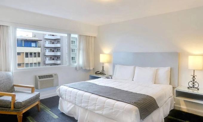 Miramar Hotel | Miramar Retreat | 1 King Bed | Near Old San Juan & Beaches
